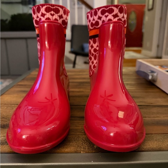 Coach Red Patent Rubber Chelsea Rain Boots with Pink Logo Panel - Picture 4 of 6